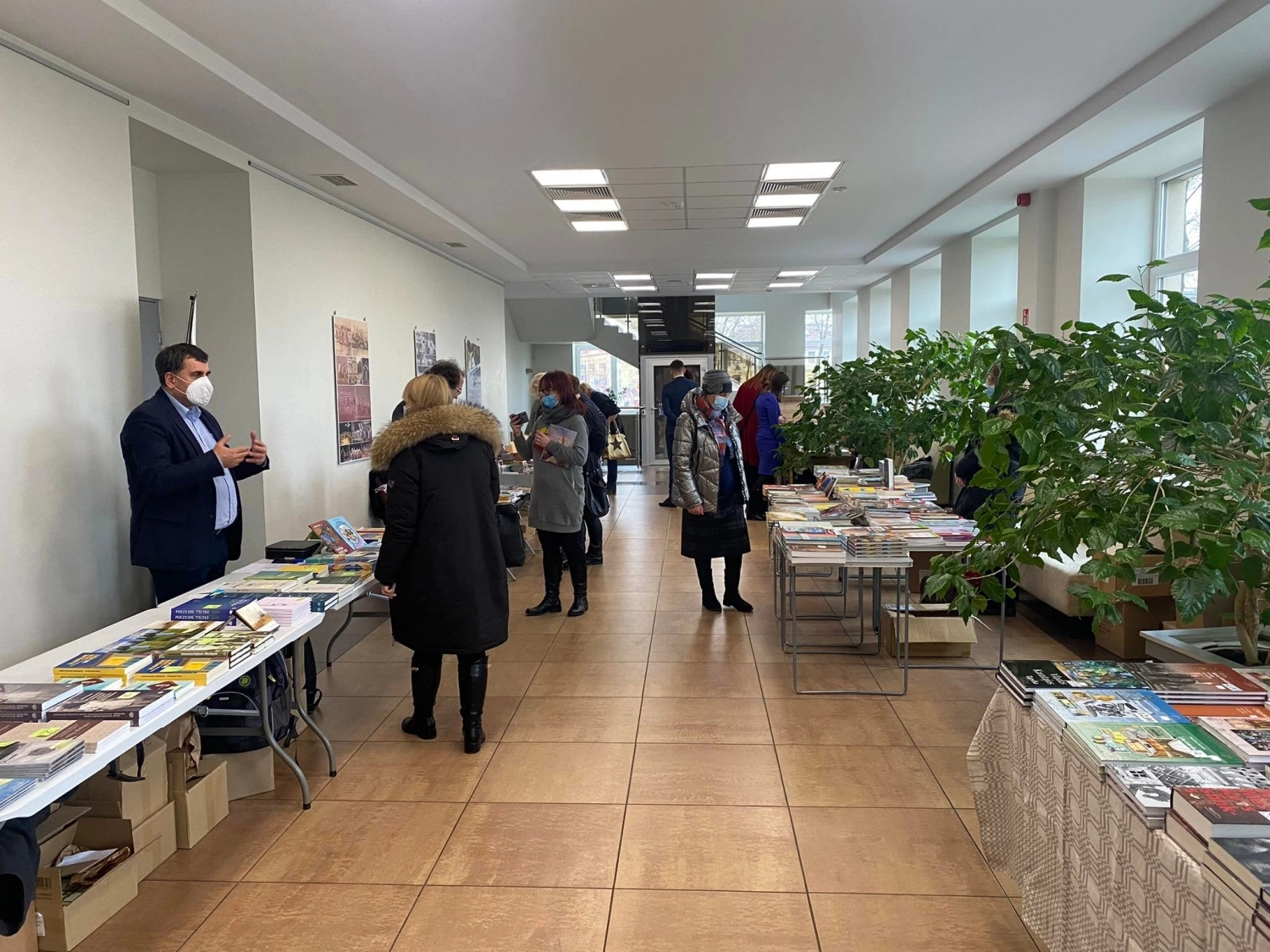 Tauragėje – šventė literatūros mėgėjams: vyksta knygų mugė