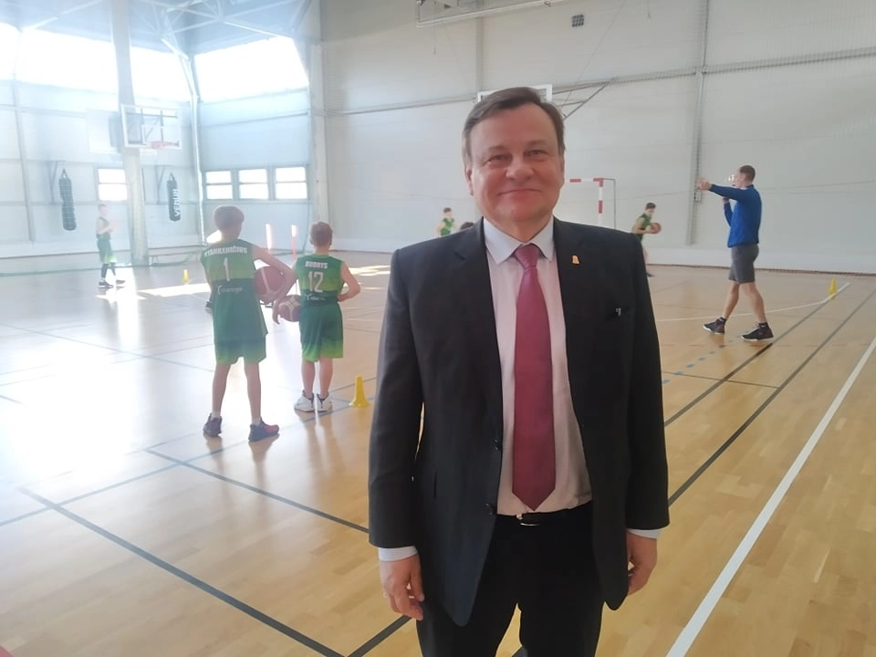 Tauragėje vieši Lietuvos krepšinio federacijos prezidentas
