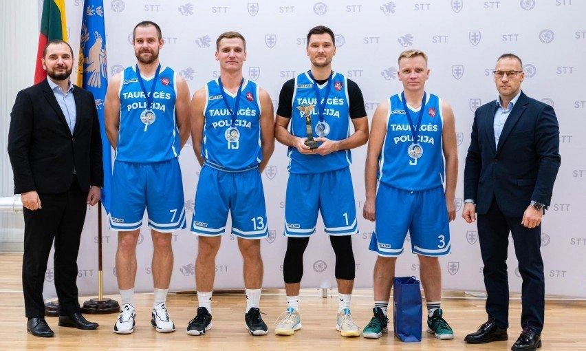 Tauragės apskrities policijos atstovai 3X3 krepšinio turnyro nugalėtojai
