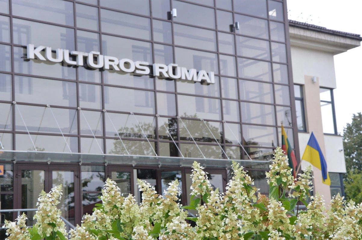 Tauragės kultūros rūmuose – lietuvių ir ukrainiečių aranžuotos liaudies dainos