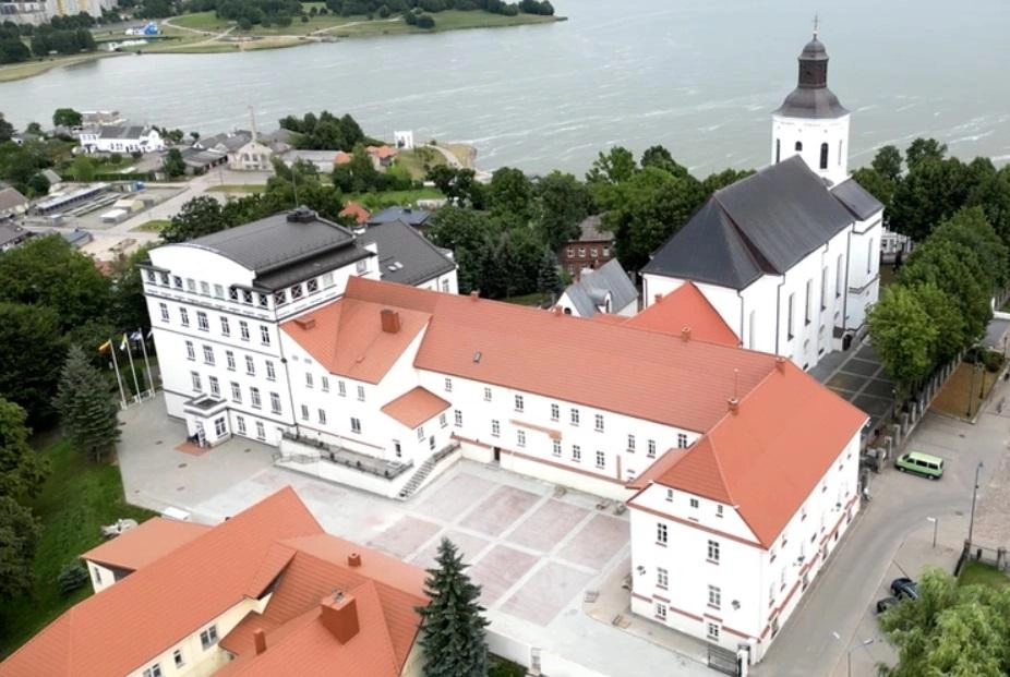 Telšių kunigų seminarija atsisako aukštojo mokslo studij