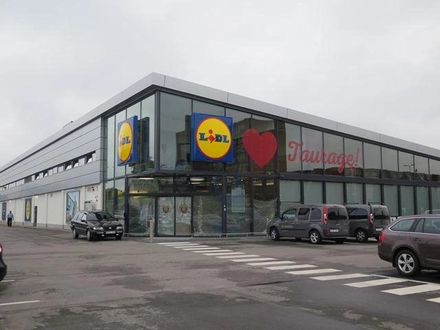 Tikrintojai nustatė karantino sąlygų pažeidimų „Lidl“ parduotuvėje