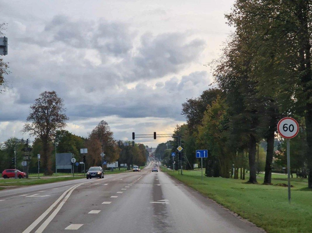 Tilžės plento ir Šlaito gatvės sankryžoje neveikia šviesoforas