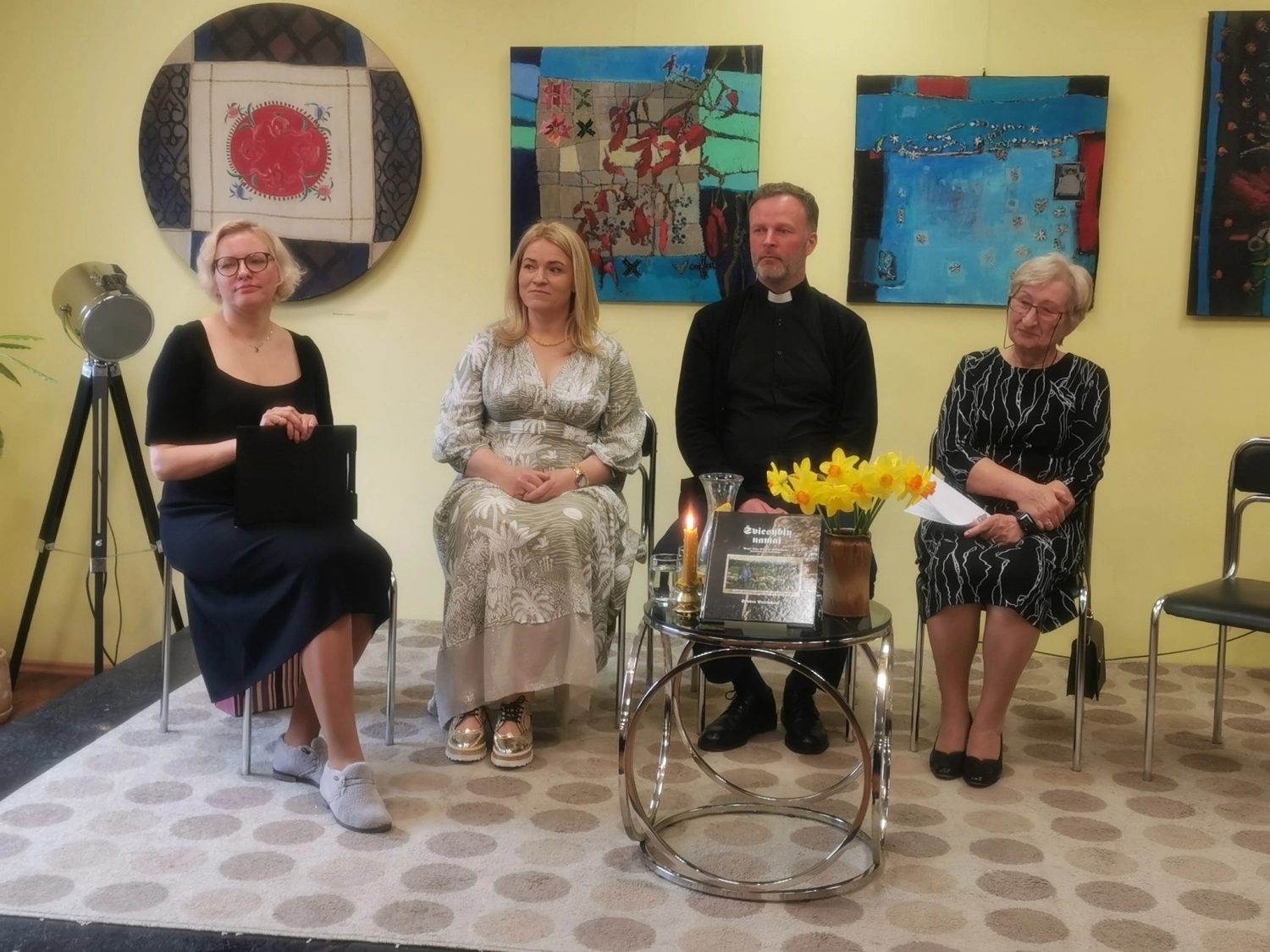 Užburiantys „Šviesybių namai“, kuriuose persipina kasdienybė ir mistika
