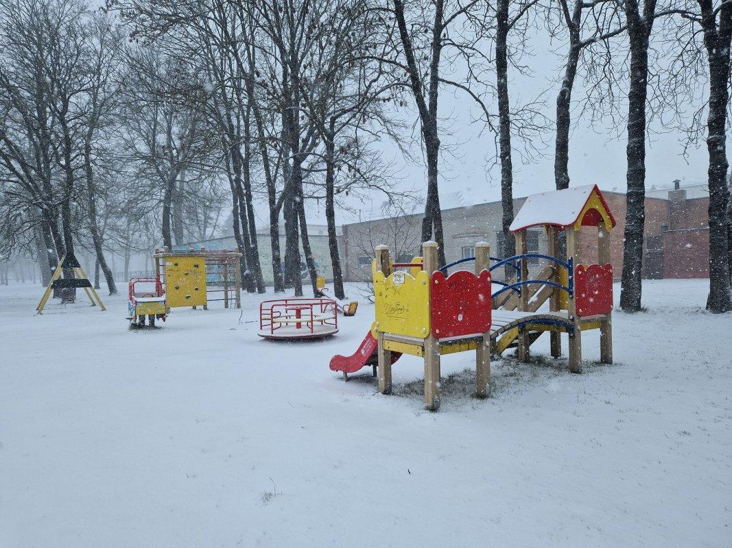 Vaikų žaidimų ir šunų vedžiojimo aikštelėms Tauragė