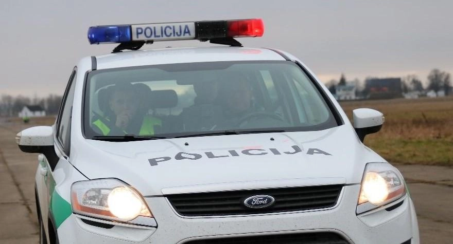 Vairuotojo noras pasipuikuoti baigėsi avarija