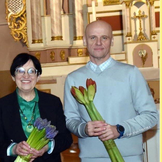 „Vėl prie stalo susėsime tyliai...“