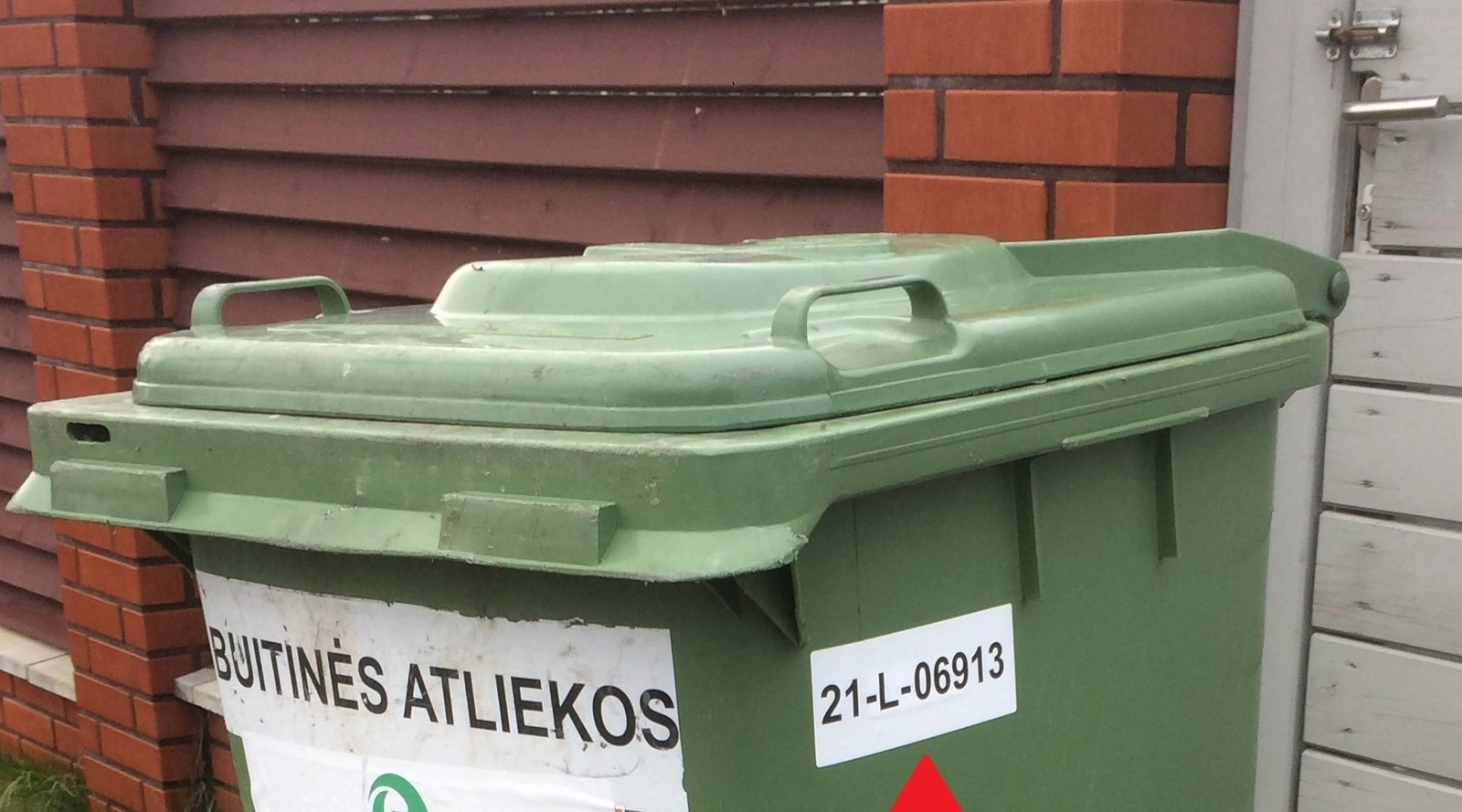 Vyksta žymėjimas: gyventojų prašoma laiku išstumti konteinerius