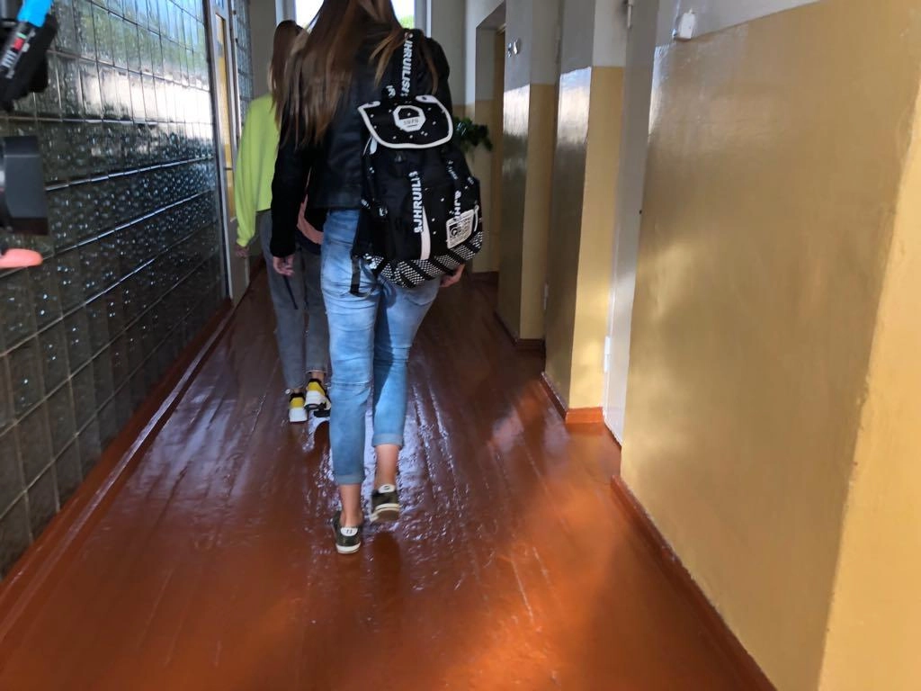 Vyresnieji mokiniai į klases greičiausiai negrįš