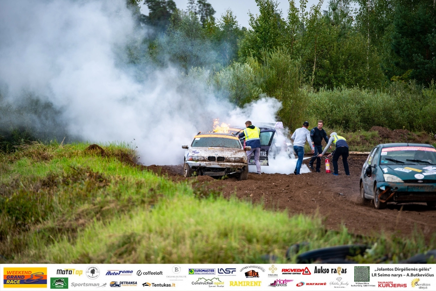 „Weekend Grand Race“ Tauragėje trasoje virė aistros ir liepsnojo automobiliai