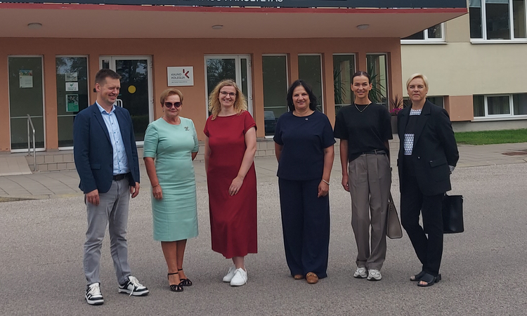 Kauno kolegijos Alytaus fakultete ieškota sprendimų slaugytojų trūkumui mažinti