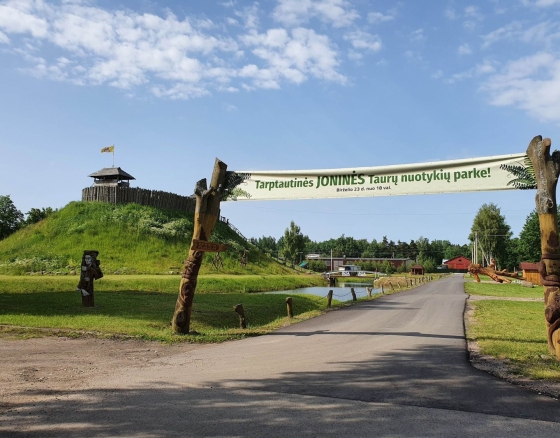 Joninės Taurų parke – didesnės, įdomesnės, tarptautinės