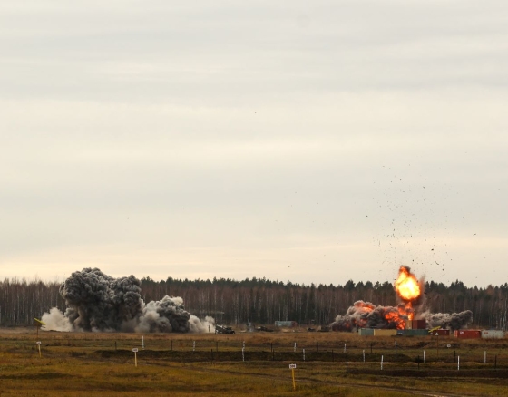 Pratybos Lietuvoje: iš 6 kilometrų aukščio bombas metė 