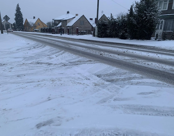 Pūga sunkina eismo sąlygas Vakarų ir Šiaurės Lietuvoje