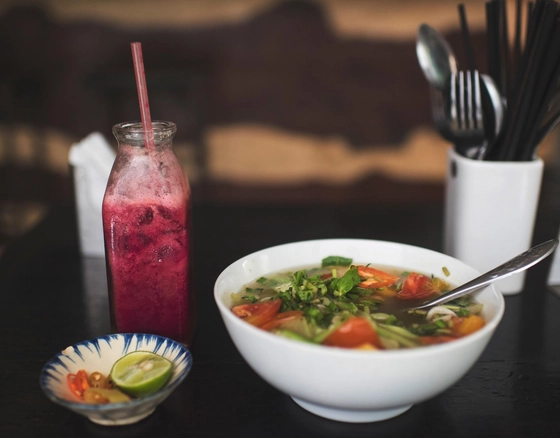Spalio 1-oji  – vegetarų diena: kaip mėsos atsisakymas padeda mūsų gamtai?