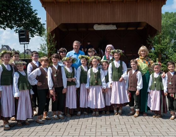 Šventėje „Pyvelie žaliuo“ prisimintos senosios tradicijos