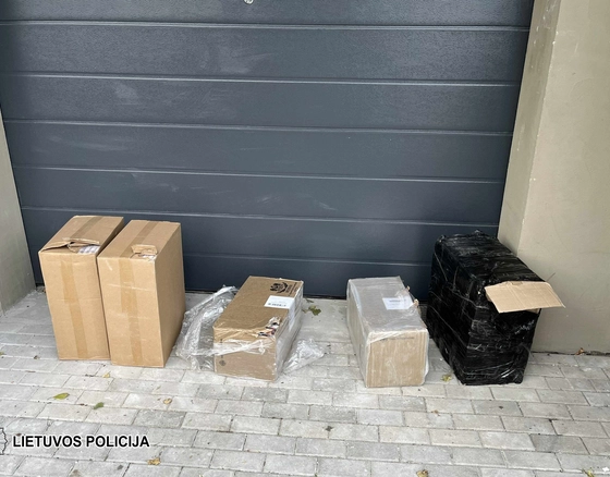 Tauragės aps. VPK pareigūnai Klaipėdos rajone aptiko nelegalių cigarečių sandėlį