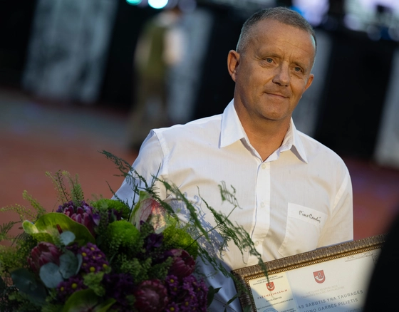 Treneriui Jonui Sabučiui suteiktas Tauragės rajono savivaldybės garbės piliečio vardas
