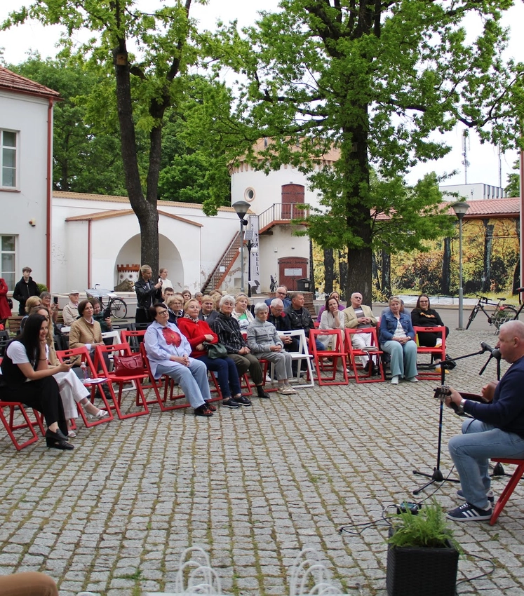 Kai pavasaris suskamba eilėmis – 25-asis „Poezijos pavasaris“ Tauragėje!