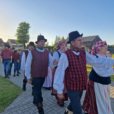 Antaninės Kęsčiuose: pjauta pirmoji pradalgė, išrinktas gardžiausias sūris