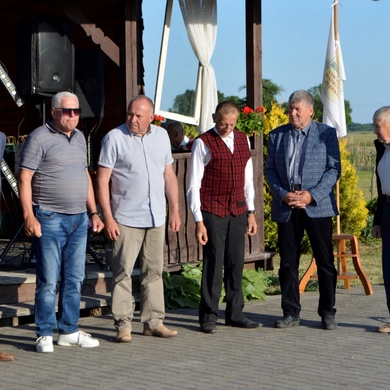 Antaninių šventė Kęsčiuose – pirmoji pradalgė ir gardžiausio sūrio rinkimai
