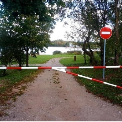 Balskų poilsiavietėje dingo ženklai