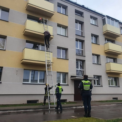 Dingęs vyras rastas bute Tauragėje, buvo iškeltas iš balkono