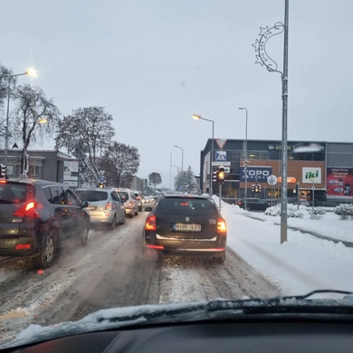 Eismo sąlygos sudėtingos, miesto centre neveikia šviesoforas