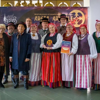 Folkloro ansamblis „Saulėkalnis“ – respublikinio dainų konkurso nugalėtojas