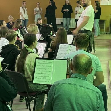 Į „Džiazo Jūrą“ įbridęs jaunimas kviečia žiūrovus: žada geras emocijas