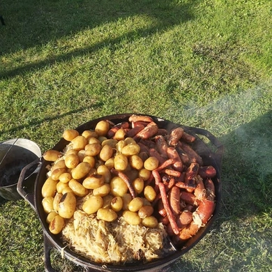Joninės kvietė šokti ir dainuoti, šėlti ir ragauti