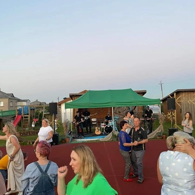 Joninės kvietė šokti ir dainuoti, šėlti ir ragauti