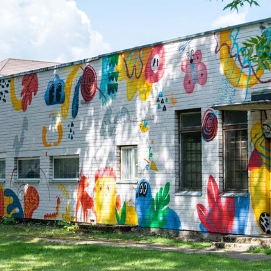 Konkursą „Tauragė Street Art 2023“ laimėjęs grafitis papuošė miesto erdvę