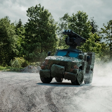 Lietuvą pasiekė dar viena moderniausių pasaulyje šarvuotųjų visureigių partija