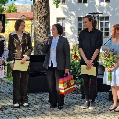 Meno mokykloje – ypatinga šventė, paskelbti „Metų žiburiai“