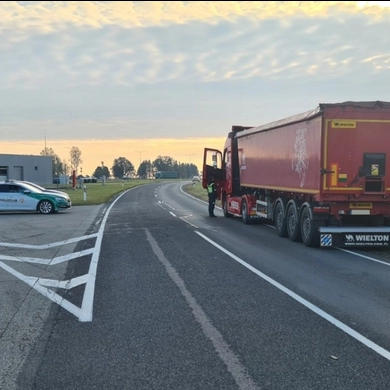 Penki iš šešių pažeidėjų – sunkvežimių vairuotojai