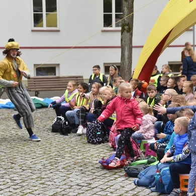 Pilies kiemelis prisipildė vaikų šurmulio – vyko lėlių teatrų festivalis