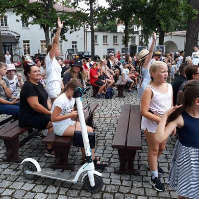 Pilies kiemelyje tauragiškiai ir linksminosi, ir pasitikrino savo žinias