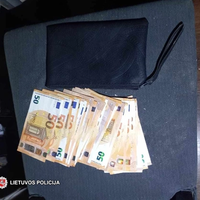 Policijos pareigūnai išaiškino ir išardė narkotikų platinimo schemą