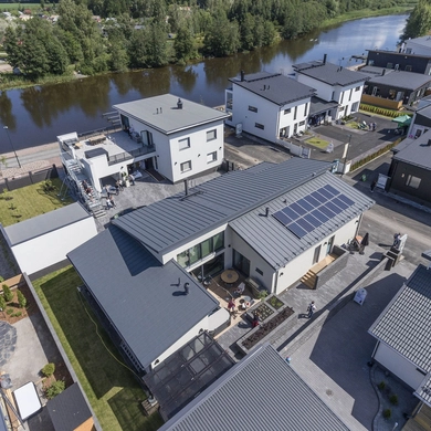 Požymiai, kada jau metas keisti stogą. Patarimai planuojantiems įsirengti saulės elektrinę