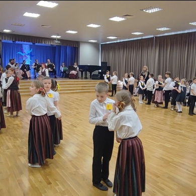 Rajoninės mokinių folklorinių šokių varžytuvės „Kelk kojeles tonke“
