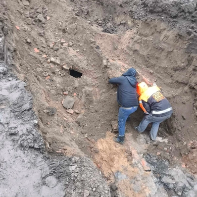 Rūsiai po Jovarų mokyklos stadionu?