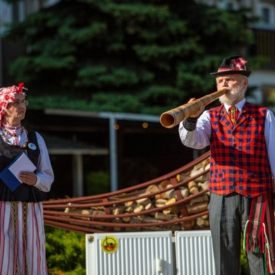 Tauragės miesto gimtadienyje vieningai suskambėjo apskrities Dainų šventė