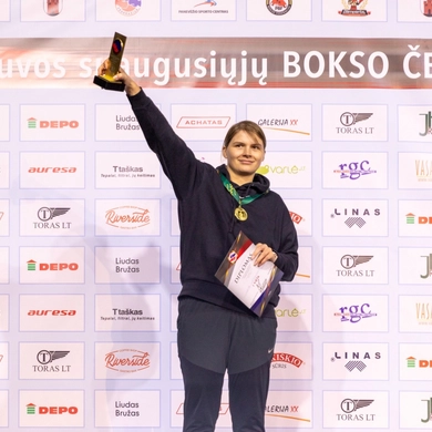 Tauragės vardą garsinančią boksininkę motyvuoja artimieji