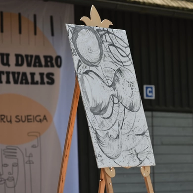 Teatras po atviru dangumi – tarp Baublių ir ąžuolų