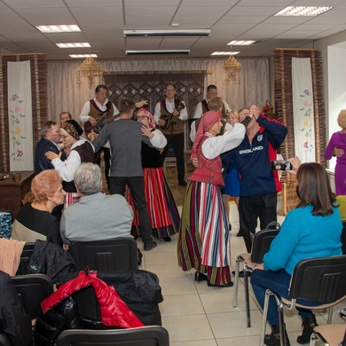 Tradicinė muzika, dainos ir šokiai iš mados neišeina