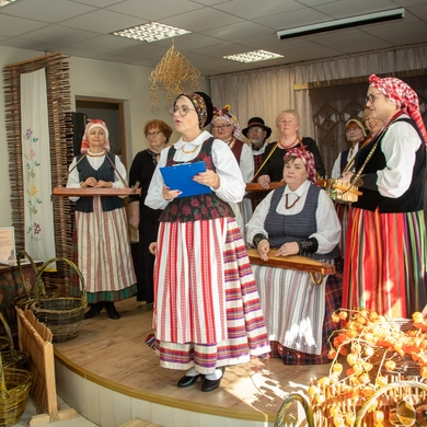 Tradicinė muzika, dainos ir šokiai iš mados neišeina