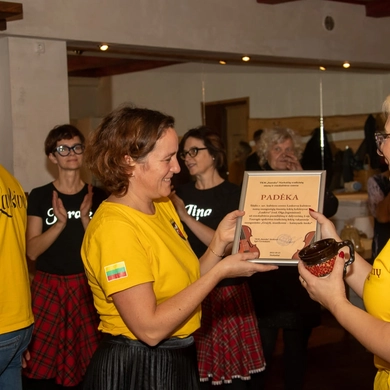 Tradicinė muzika, dainos ir šokiai iš mados neišeina