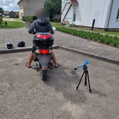 Už motociklais ir automobiliais viršytą triukšmo lygį skirtos baudos