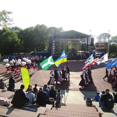 Vasaros estradoje – apskrities Dainų šventė „Karšuvos žemės vaikai“